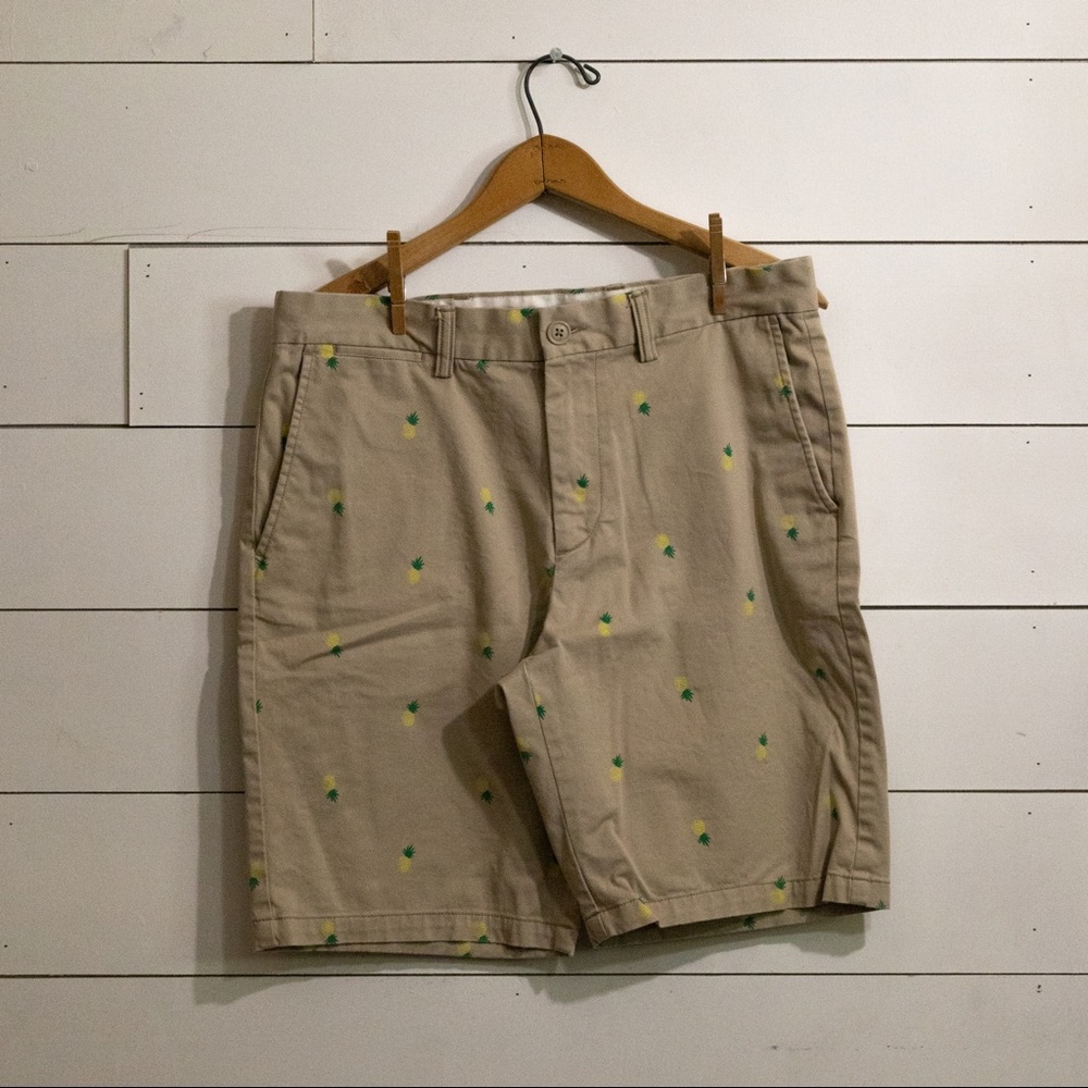 Old Navy Pineapple Flat-Front Short